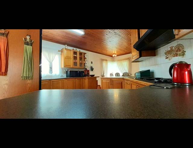 4 BEDROOM HOUSE FOR SALE IN FLORA PARK